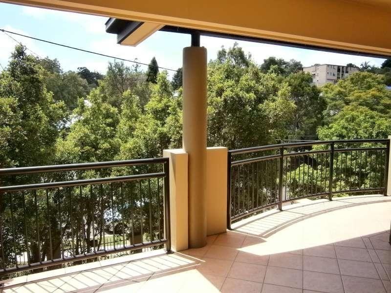 8/44-46 Broomfield Street, Taringa QLD 4068