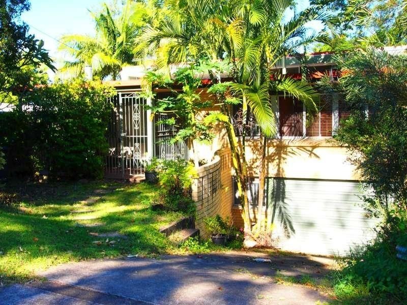 11 Alkina Street, Kenmore QLD 4069