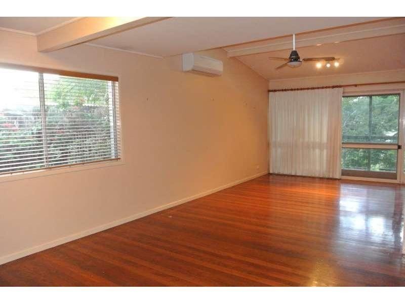 11 Alkina Street, Kenmore QLD 4069