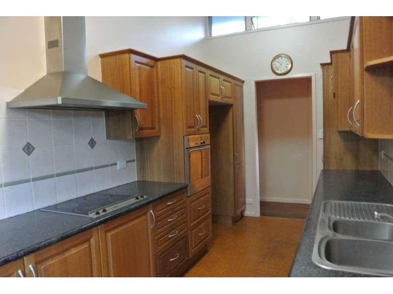 11 Alkina Street, Kenmore QLD 4069