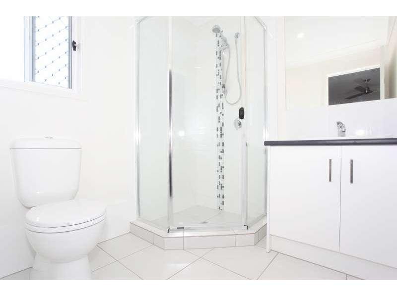 3 Pine Place, Upper Kedron QLD 4055