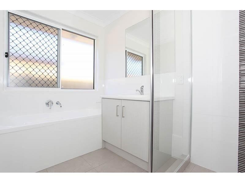 9 Pine Place, Upper Kedron QLD 4055