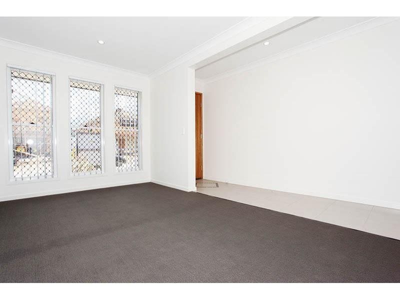 9 Pine Place, Upper Kedron QLD 4055