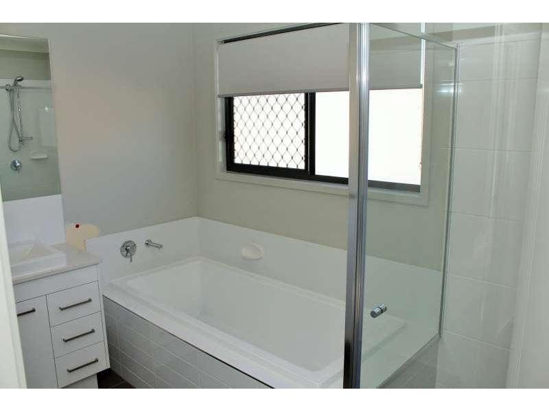 40A Main Ave, Wavell Heights QLD 4012