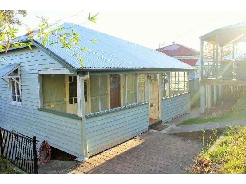 18 Corner Street, Grange QLD 4051