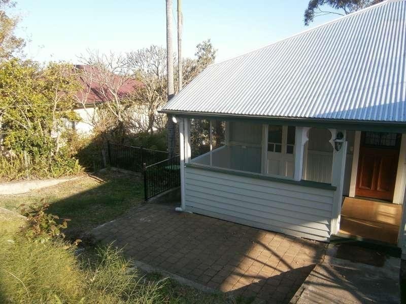 18 Corner Street, Grange QLD 4051