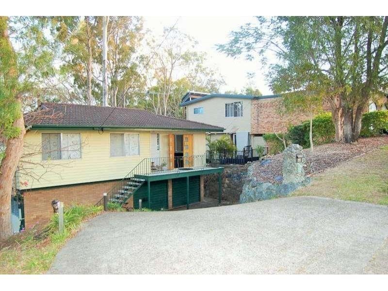 2 Eveleigh Street, Arana Hills QLD 4054