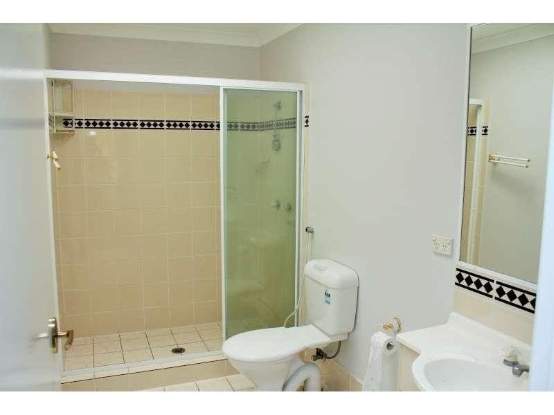 4/11 Glin Avenue, Newmarket QLD 4051