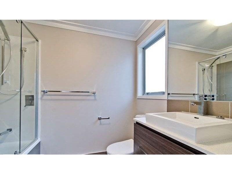 2/11 Lucy Street, Gaythorne QLD 4051