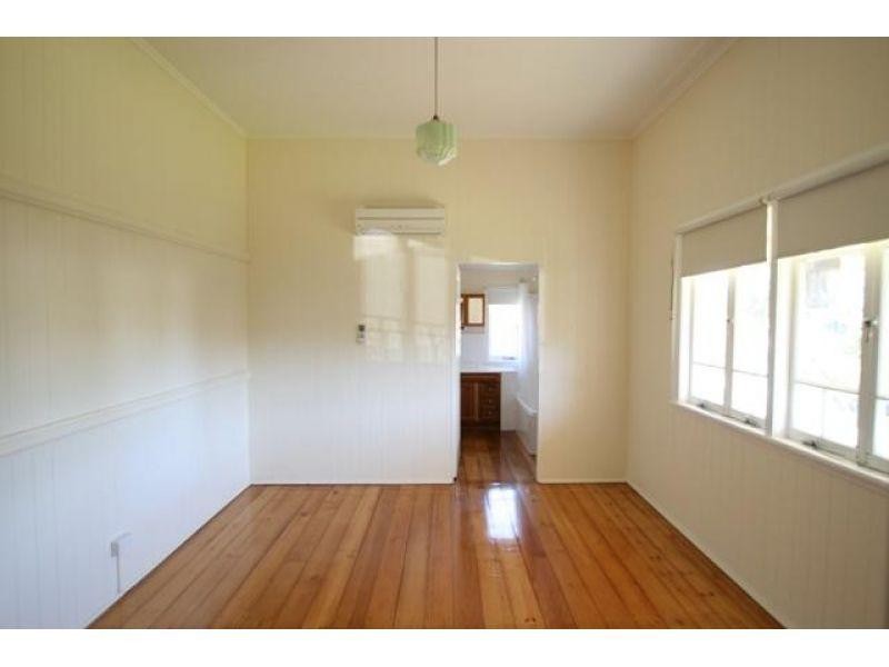 627 Fairfield Road, Yeronga QLD 4104