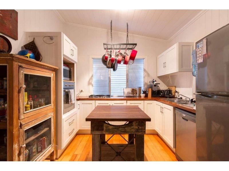 31 McIntyre Street, Wooloowin QLD 4030