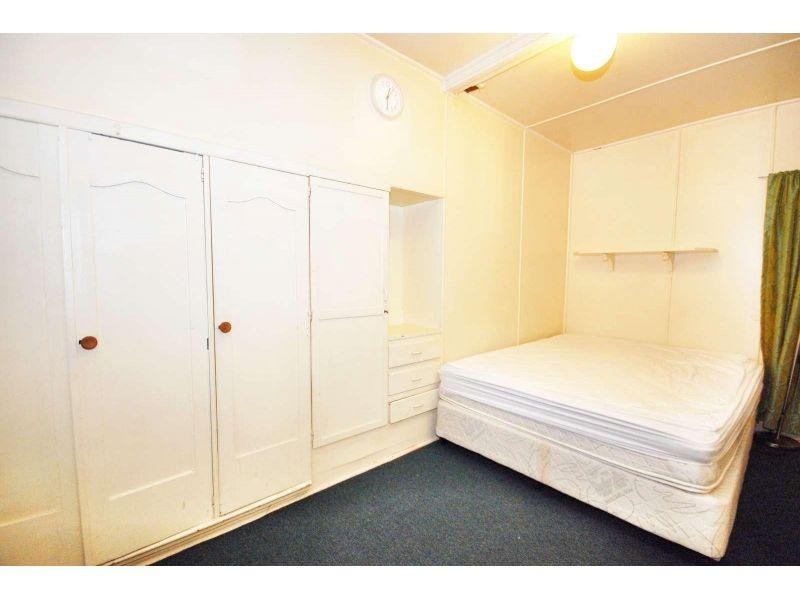 30B Bramston Terrace, Herston QLD 4006