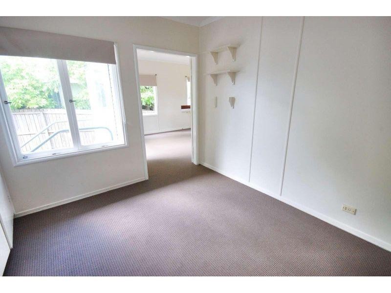 255 Hawken Drive, St Lucia QLD 4067
