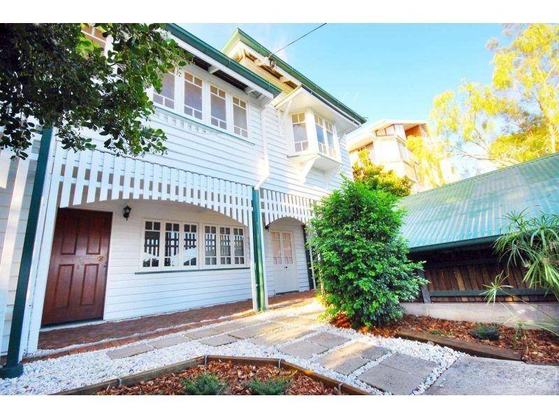 52 Woodstock Road, Toowong QLD 4066