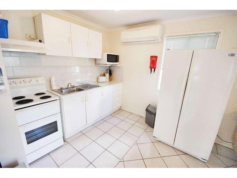 2/10 Wyndham Street, Herston QLD 4006