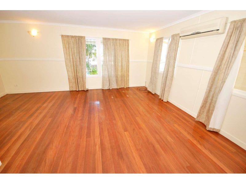 19 Oakey Street, Stafford Heights QLD 4053