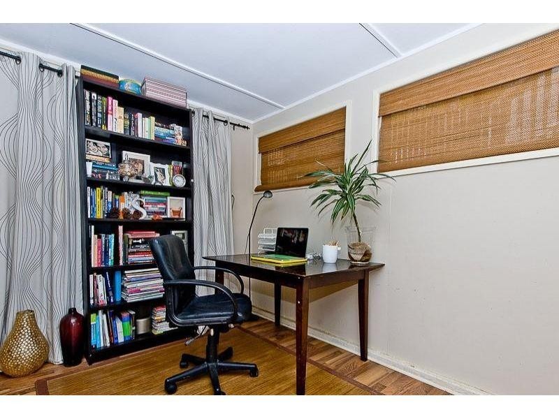 1 Lobelia Court, Everton Hills QLD 4053