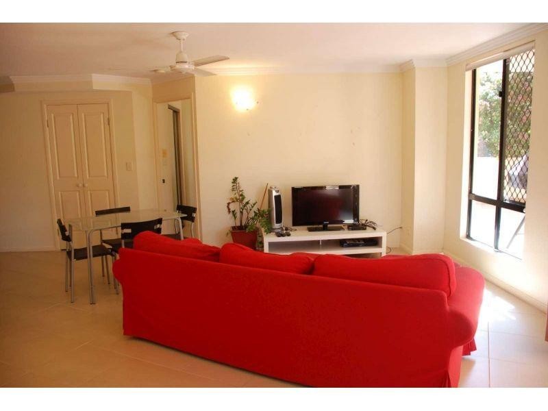 1/121 Sir Fred Schonell Drive, St Lucia QLD 4067