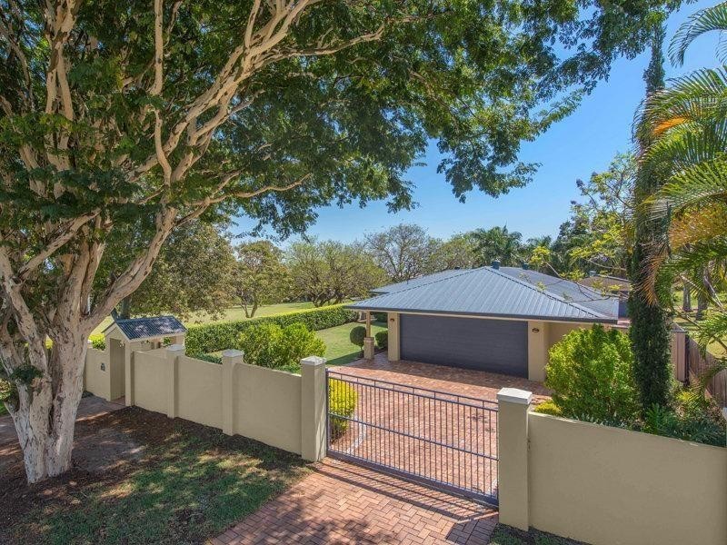 2051 Roghan Road, Bridgeman Downs QLD 4035