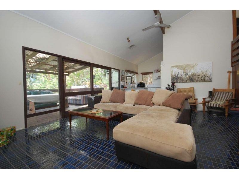 5 Balmore Street, Indooroopilly QLD 4068