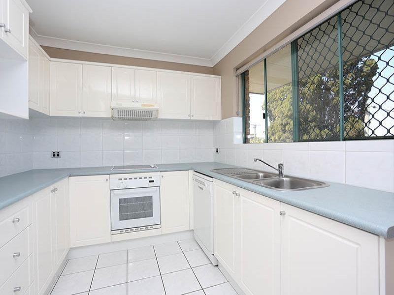 2/23 Rainey Street, Chermside QLD 4032