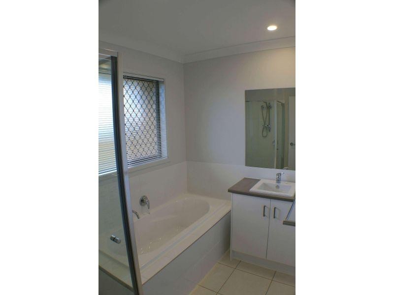 15 Cairnlea Drive, Pimpama QLD 4209