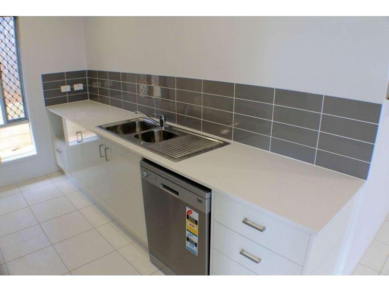 15 Cairnlea Drive, Pimpama QLD 4209