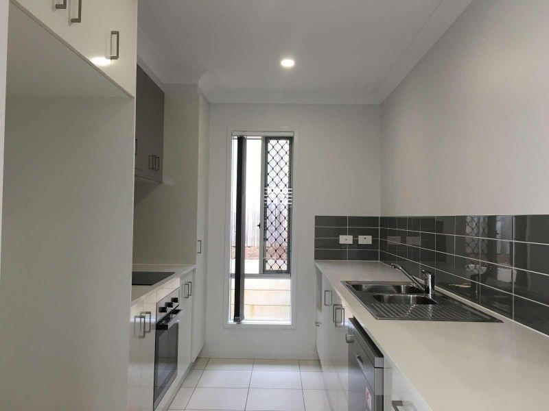 15 Cairnlea Drive, Pimpama QLD 4209