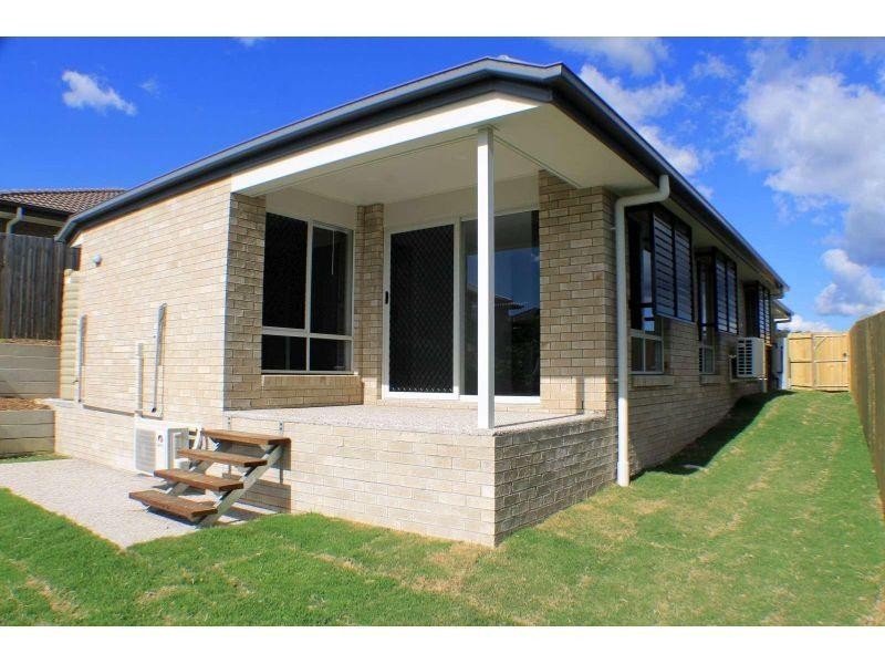 15 Cairnlea Drive, Pimpama QLD 4209