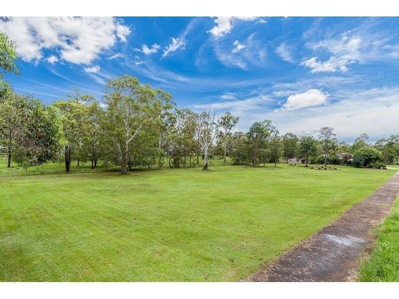 22 Bronson Street, Bridgeman Downs QLD 4035