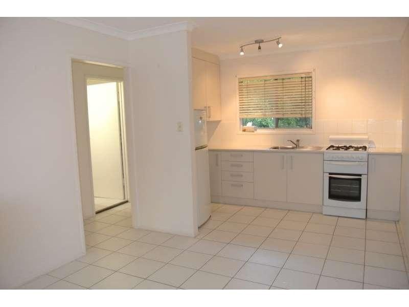 2/20 Mclay Street, Coorparoo QLD 4151