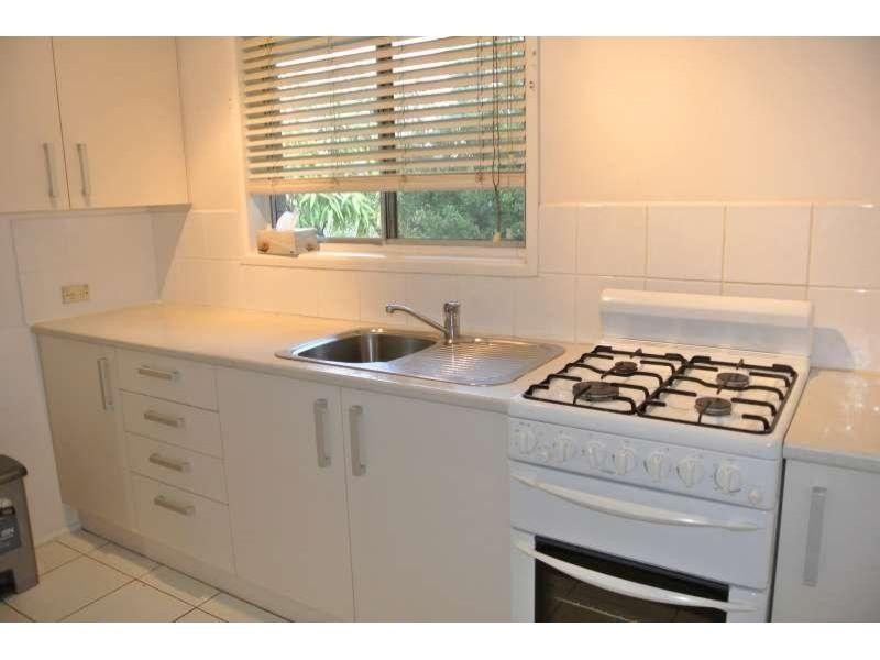 2/20 Mclay Street, Coorparoo QLD 4151