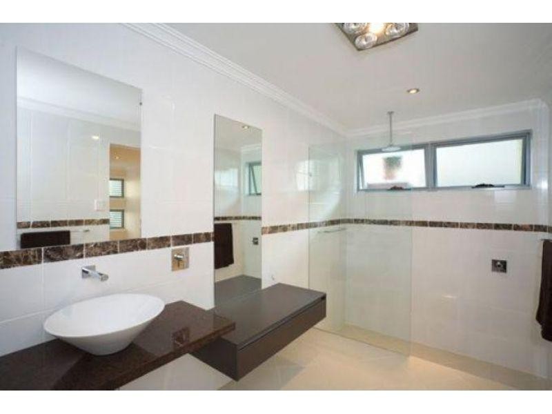 26 Paterson Street, Seventeen Mile Rocks QLD 4073