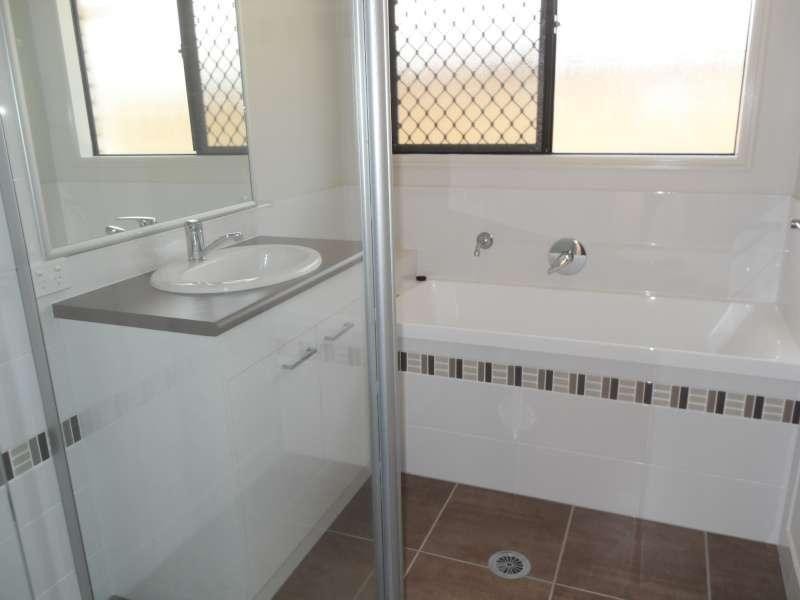 4 Treeline Place, Durack QLD 4077