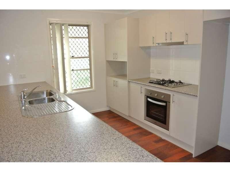 10 Berkeley Circuit, Bellbird Park QLD 4300