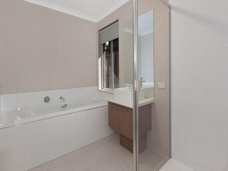 30 Cardena Drive, Augustine Heights QLD 4300