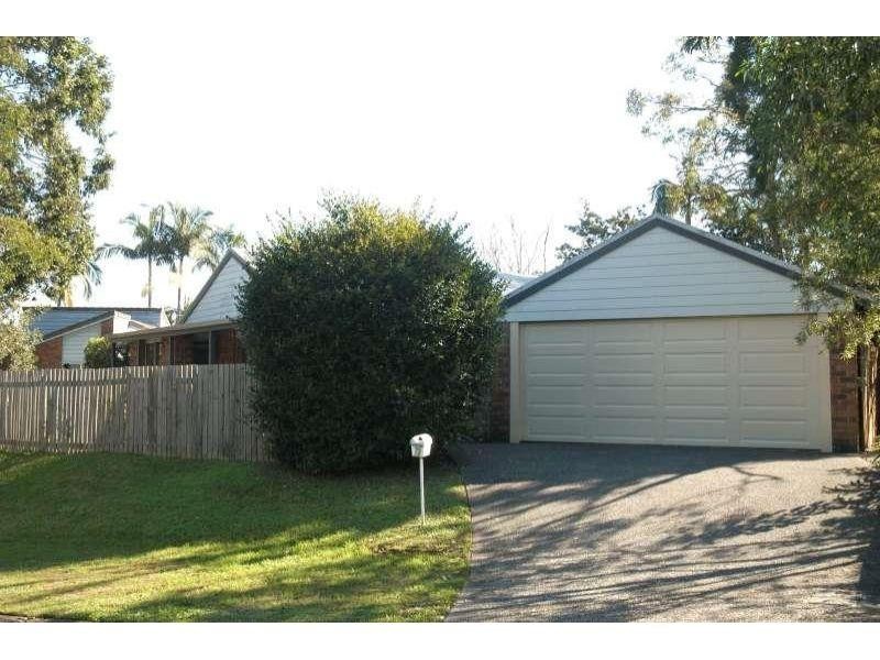 18 Tangmere Street, Chapel Hill QLD 4069