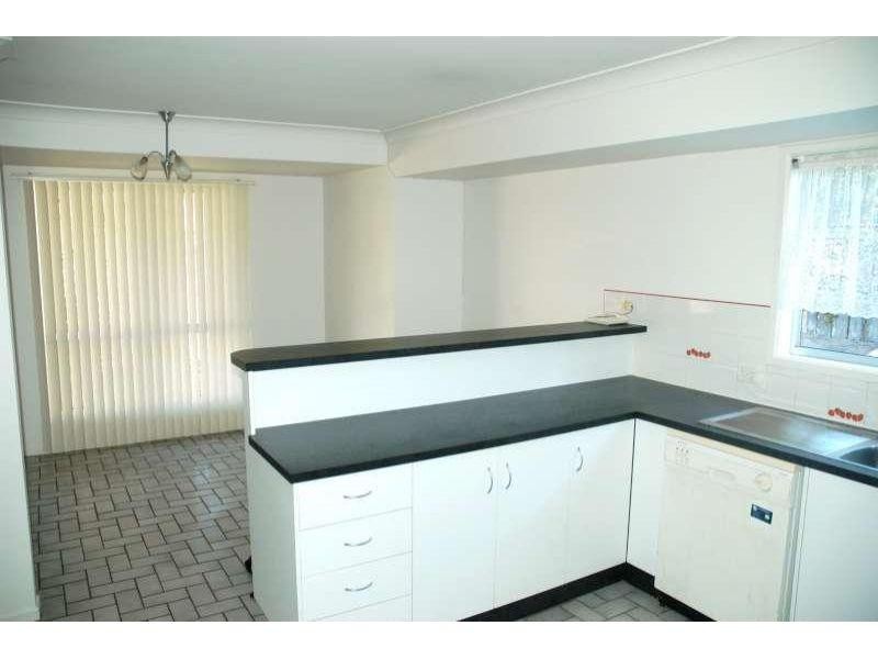 18 Tangmere Street, Chapel Hill QLD 4069