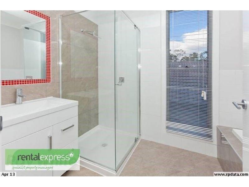 18 Hopman Way, Springfield Lakes QLD 4300