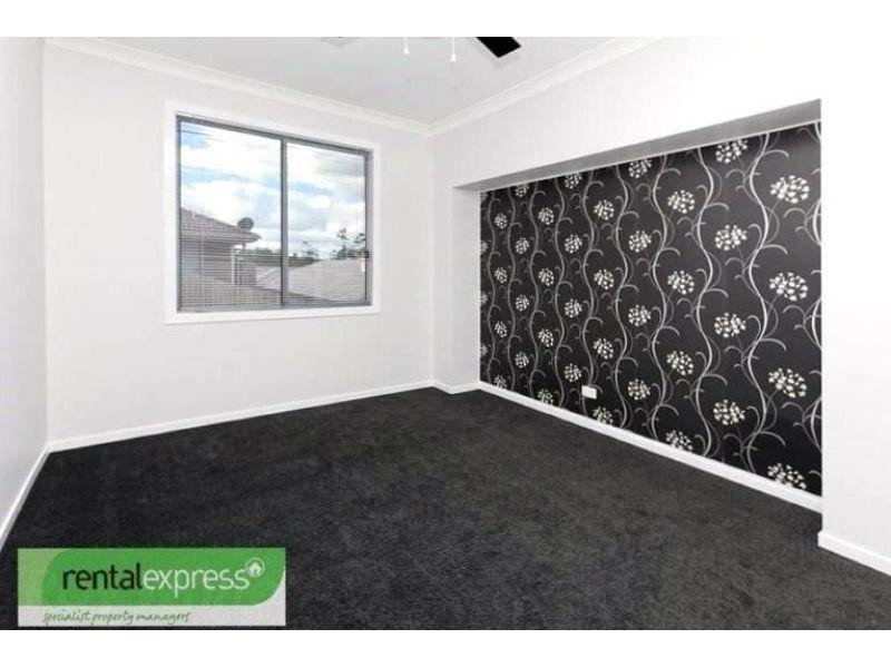 18 Hopman Way, Springfield Lakes QLD 4300