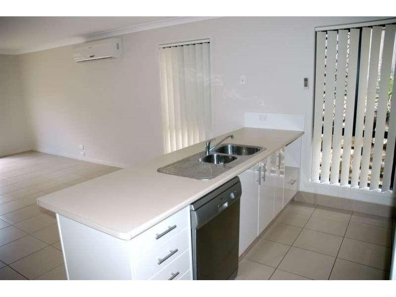 12 Park Edge Drive, Springfield Lakes QLD 4300