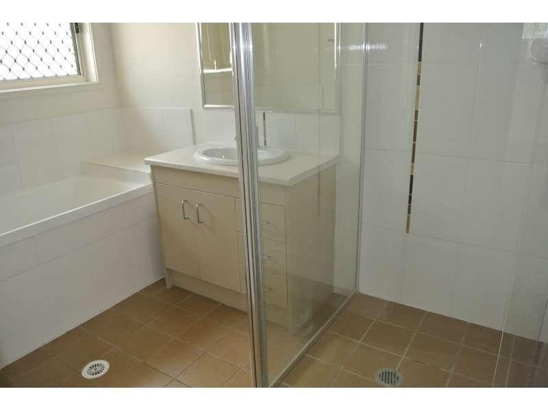 32 Berkeley Circuit, Bellbird Park QLD 4300