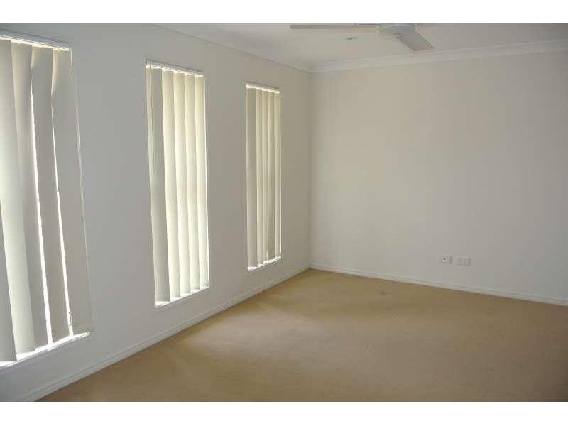 32 Berkeley Circuit, Bellbird Park QLD 4300