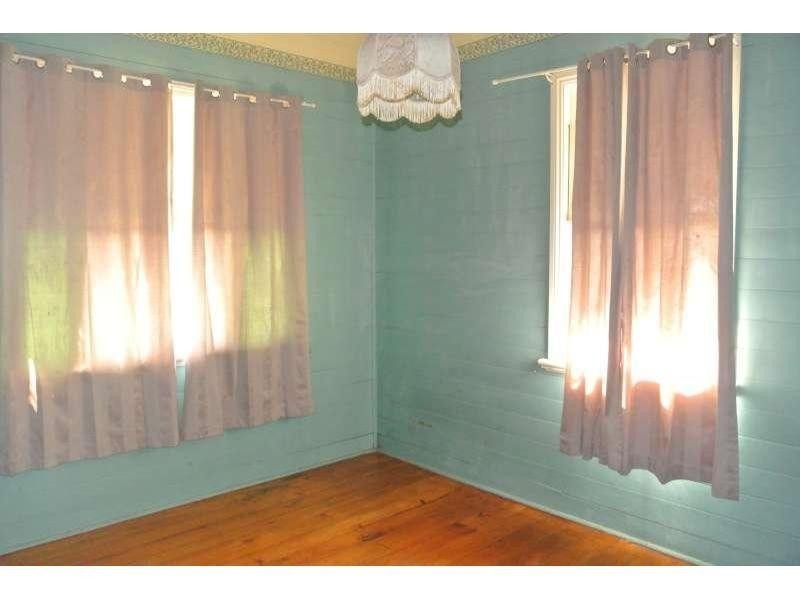 30 The Terrace, North Ipswich QLD 4305