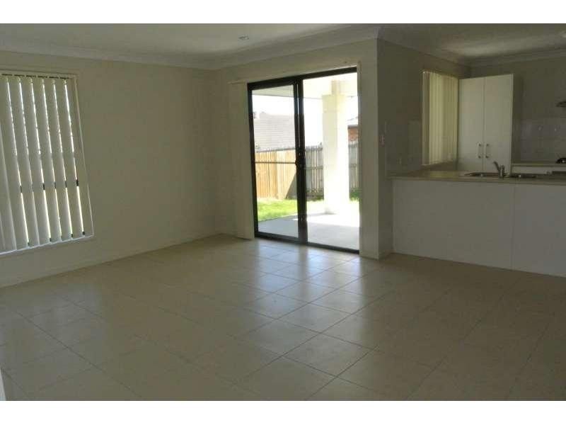 8 Bulmer Street, Bellbird Park QLD 4300