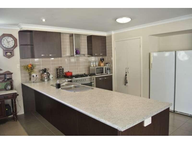 3 Mary Street, Flinders View QLD 4305