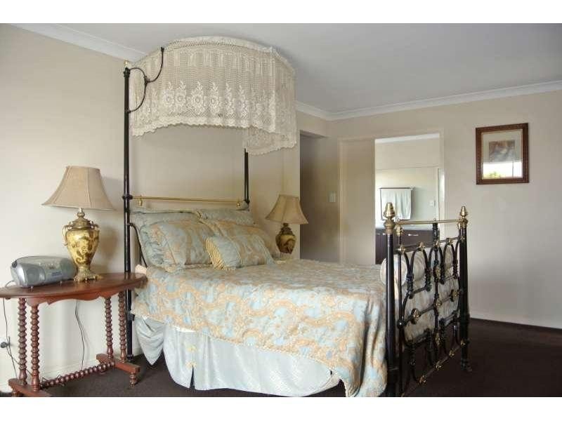 3 Mary Street, Flinders View QLD 4305