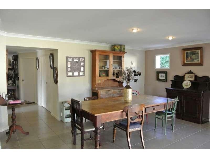 3 Mary Street, Flinders View QLD 4305