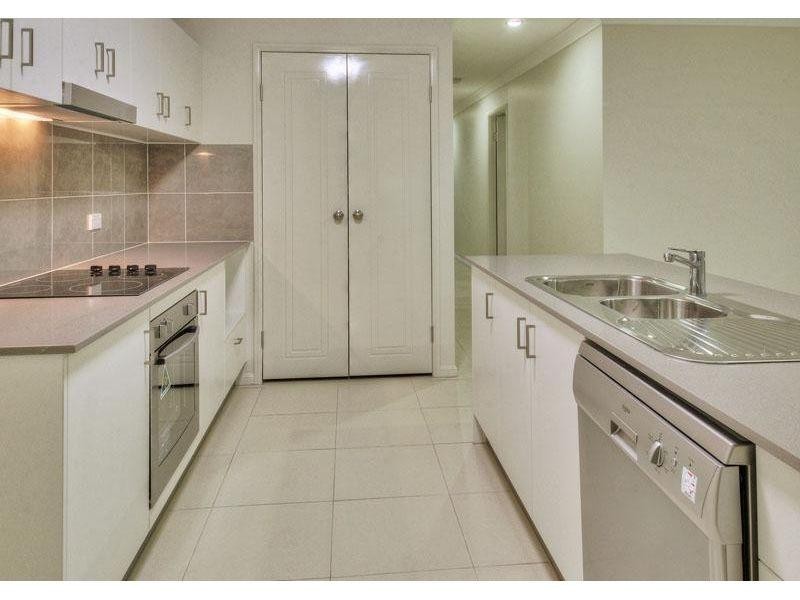 41 Waratah Crescent, Springfield Lakes QLD 4300