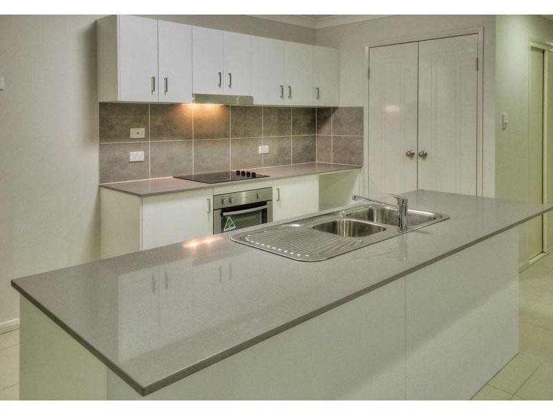 41 Waratah Crescent, Springfield Lakes QLD 4300